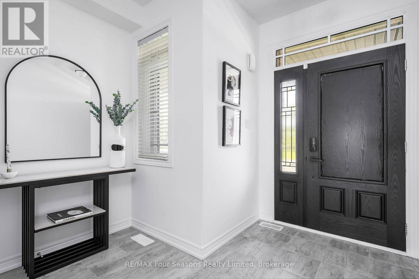 Collingwood, ON L9Y3B7,17 SPENCER STREET