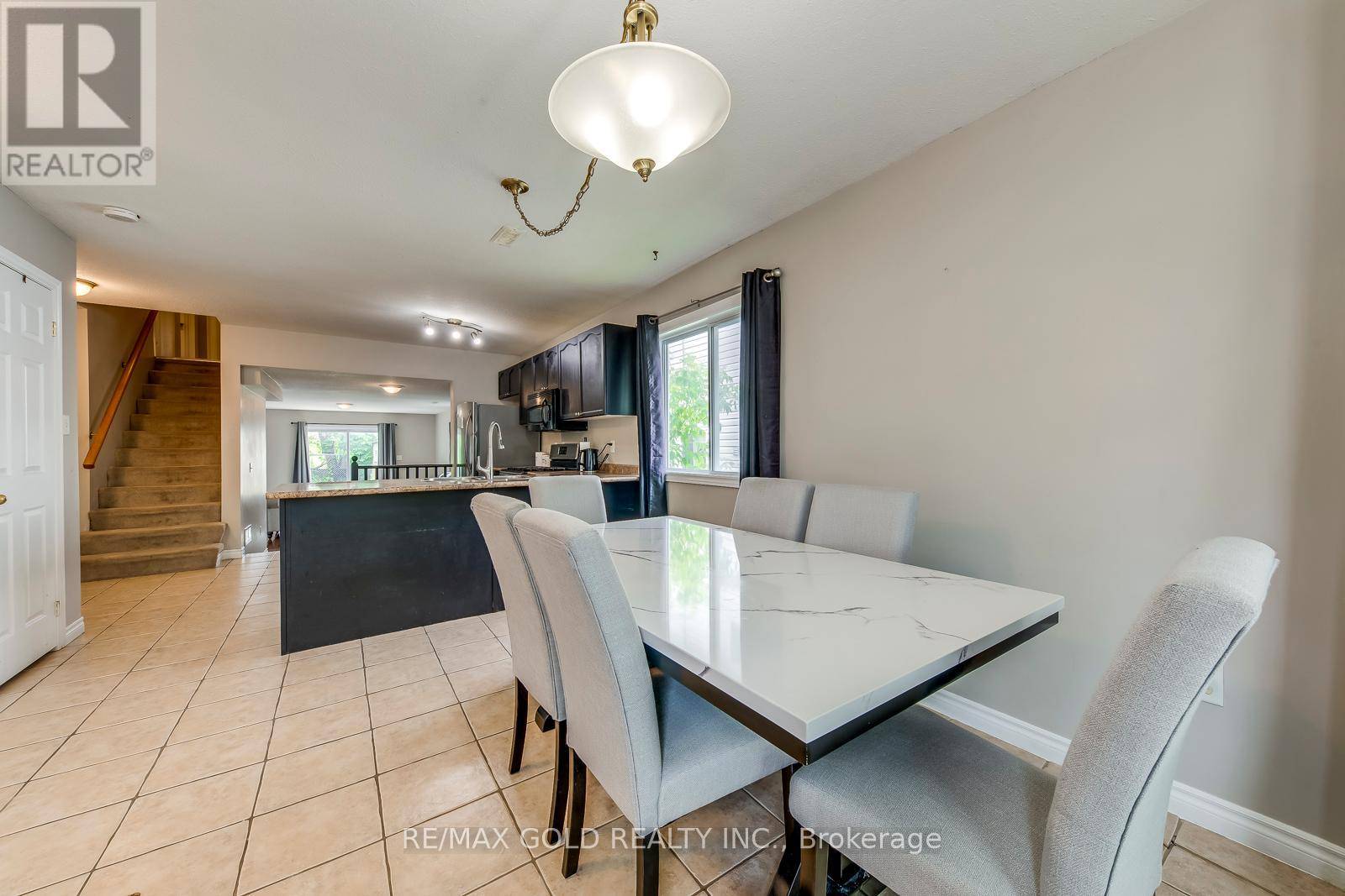 Barrie (allandale), ON L4N2T2,75 CAMPBELL AVENUE