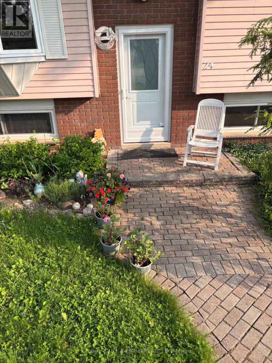 Orillia, ON L3V2G7,24 CHAMPLAIN STREET