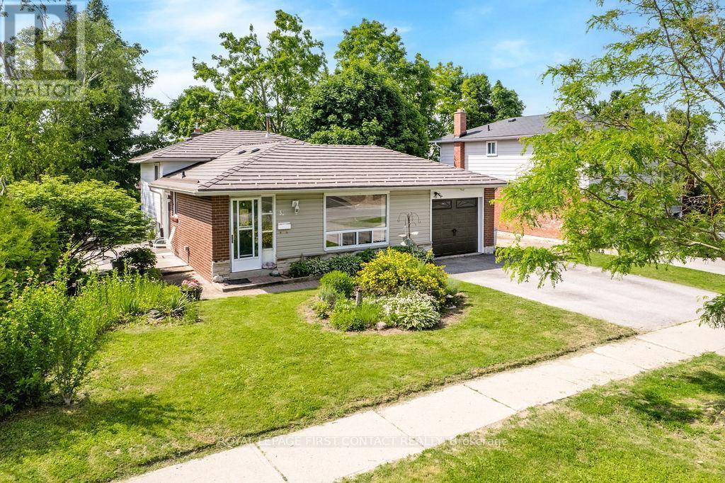 Barrie (wellington), ON L4M2X5,33 ROSLYN ROAD