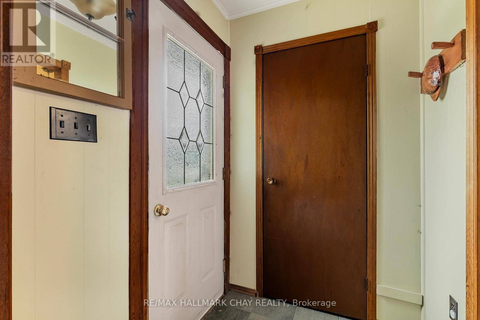 Springwater (elmvale), ON L0L1P0,66 QUEEN STREET E