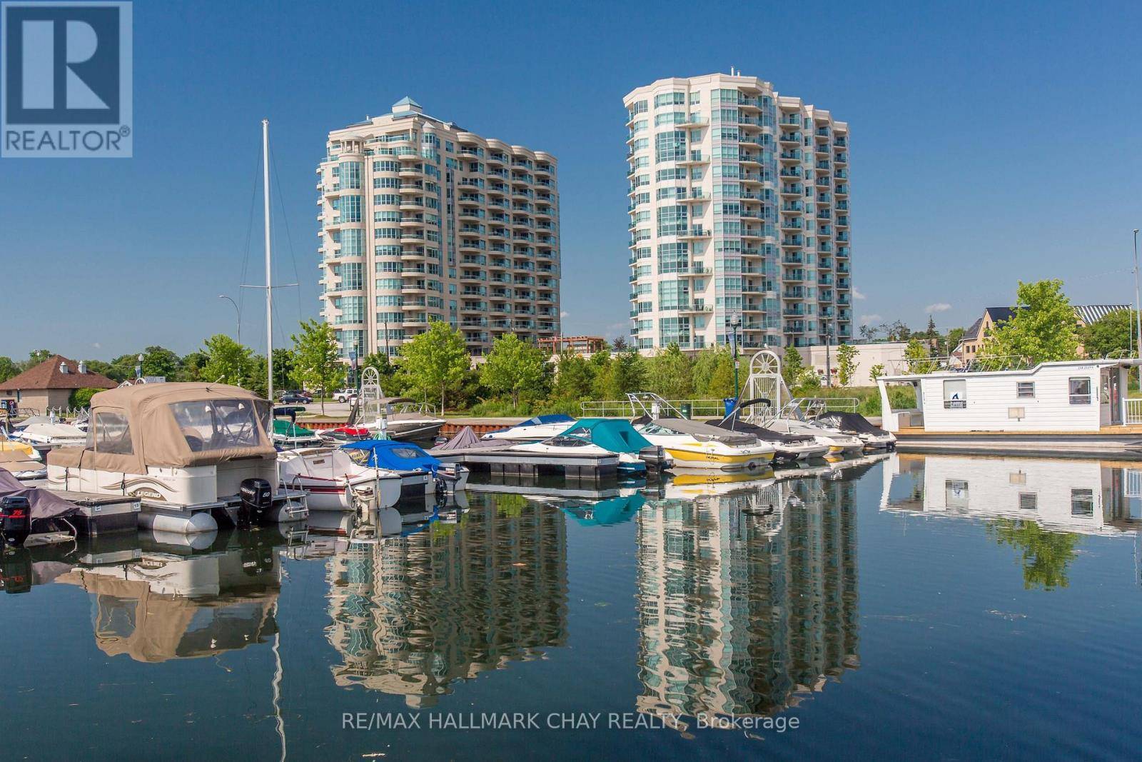Barrie (city Centre), ON L4N9R2,2 Toronto ST #811