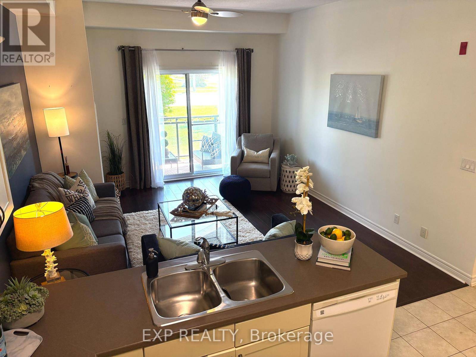Collingwood, ON L9Y0E3,1 Chamberlain CRES #102