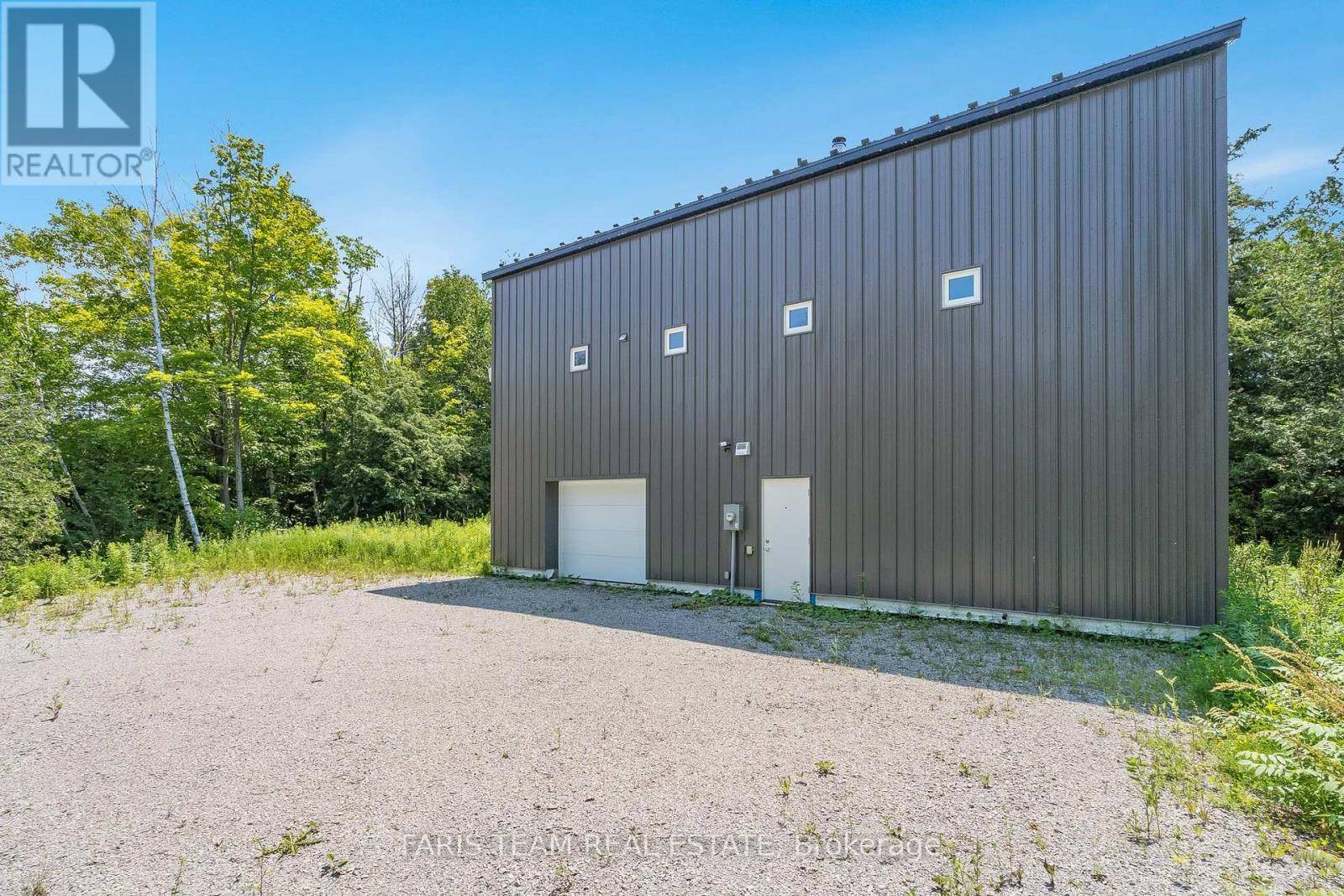 Tiny, ON L9M0C9,2576 CHAMPLAIN ROAD