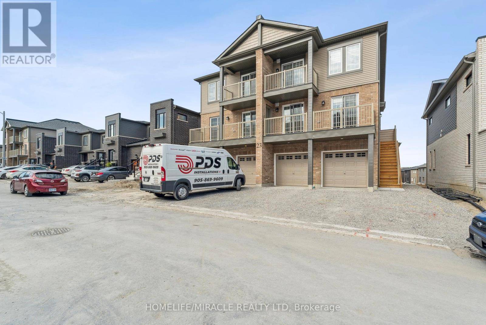 Barrie, ON L9J0V6,23 Hay LN #6
