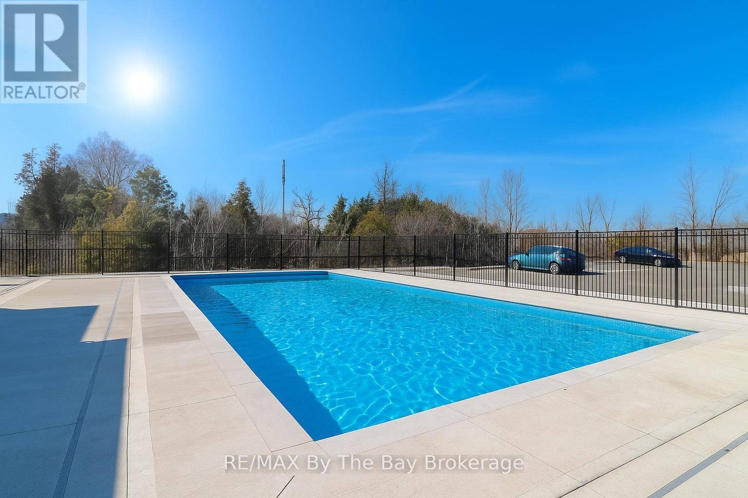 Collingwood, ON L9Y1T3,17 Spooner CRES #205