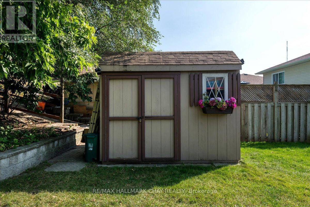 Barrie (allandale Heights), ON L4N6J3,114 CHIEFTAIN CRESCENT