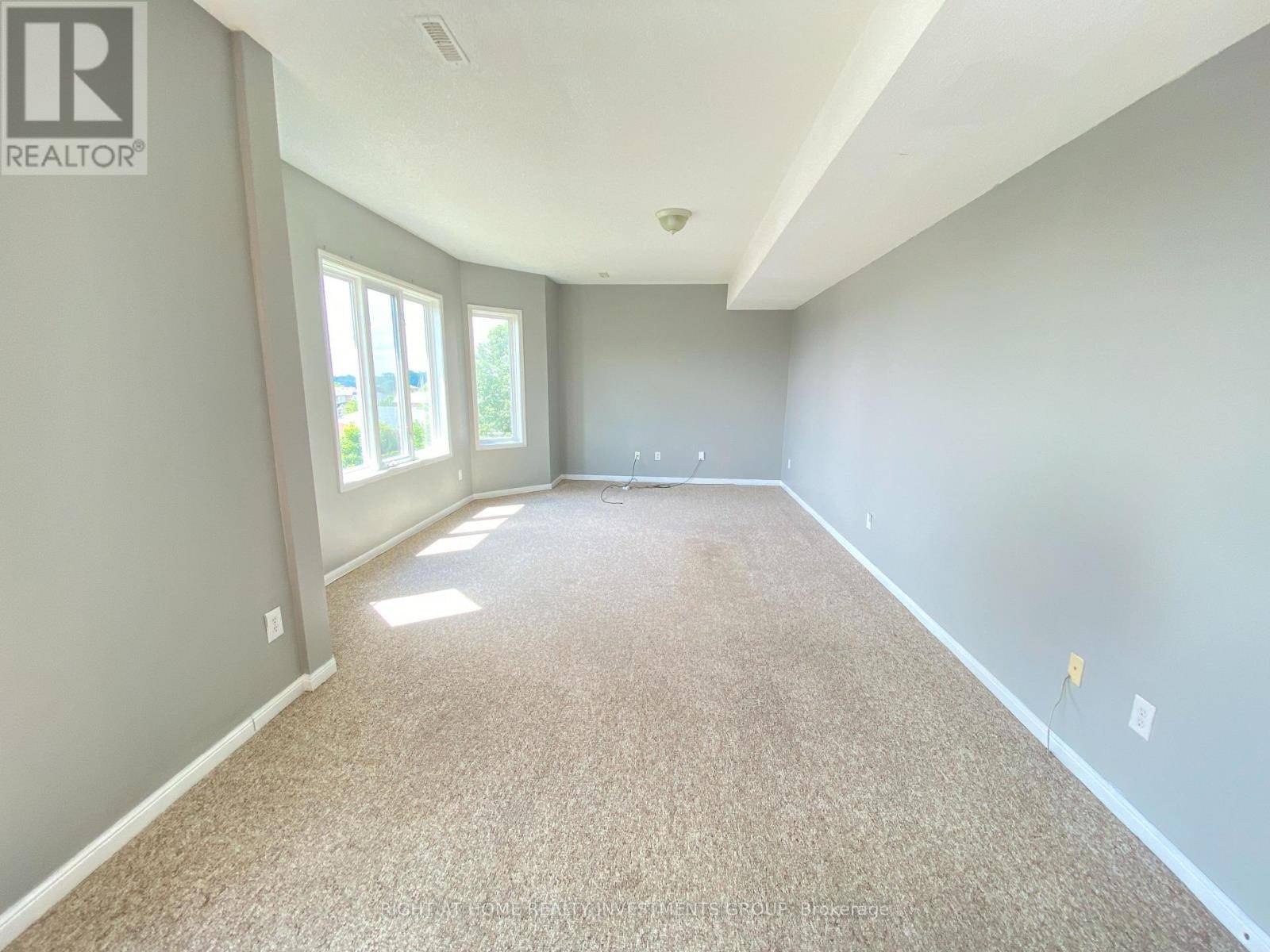 Barrie (edgehill Drive), ON L4N9X5,335 Edgehill DR #A-