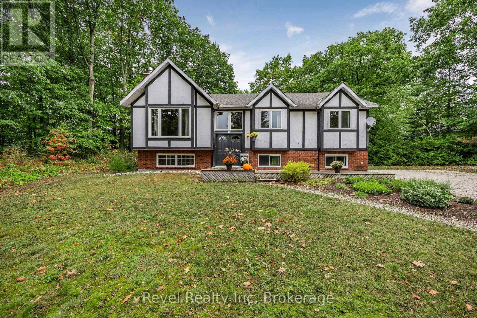 Wasaga Beach, ON L9Z1B1,49 BIRCHWOOD TRAIL