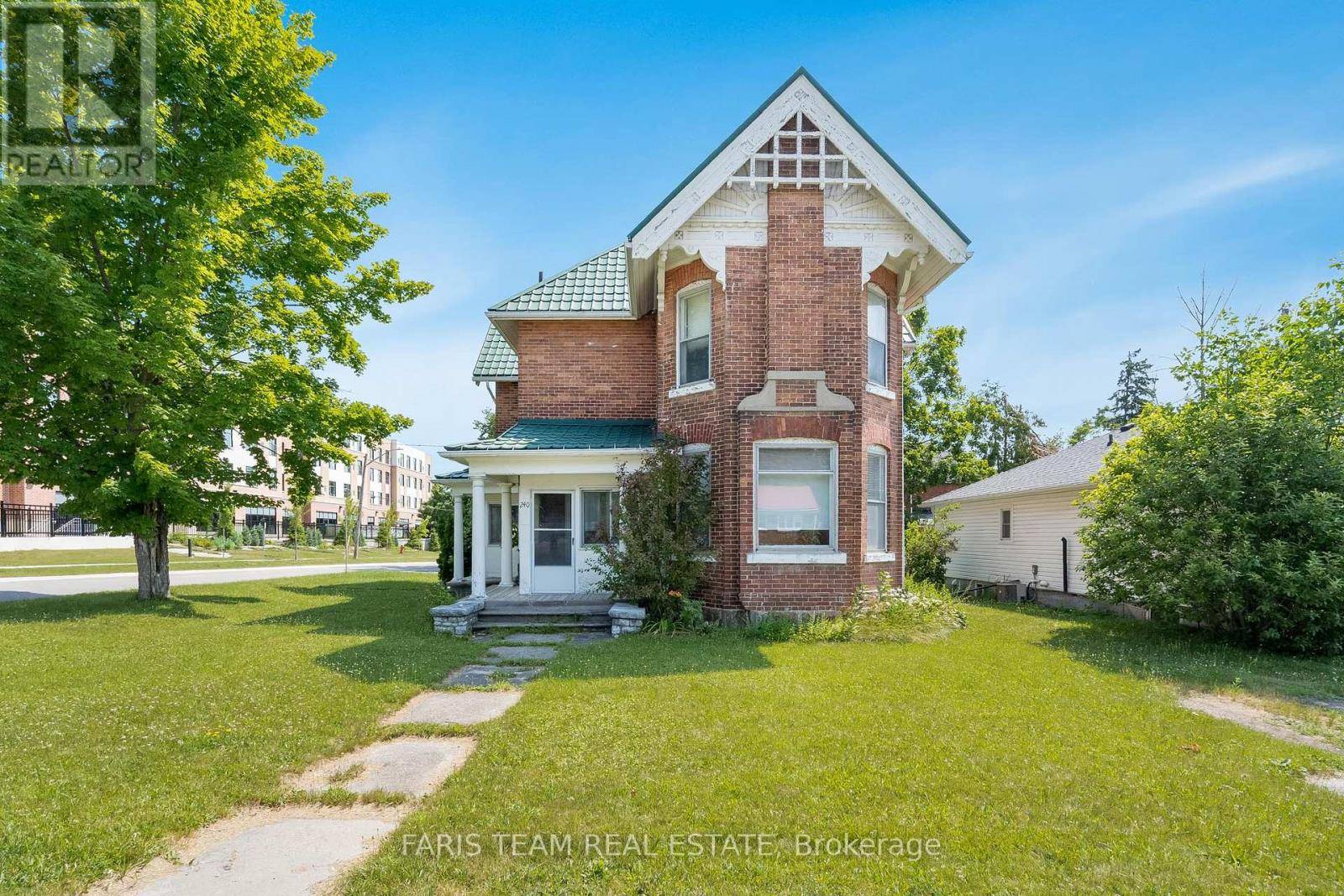 Orillia, ON L3V2B5,9 BORLAND STREET E