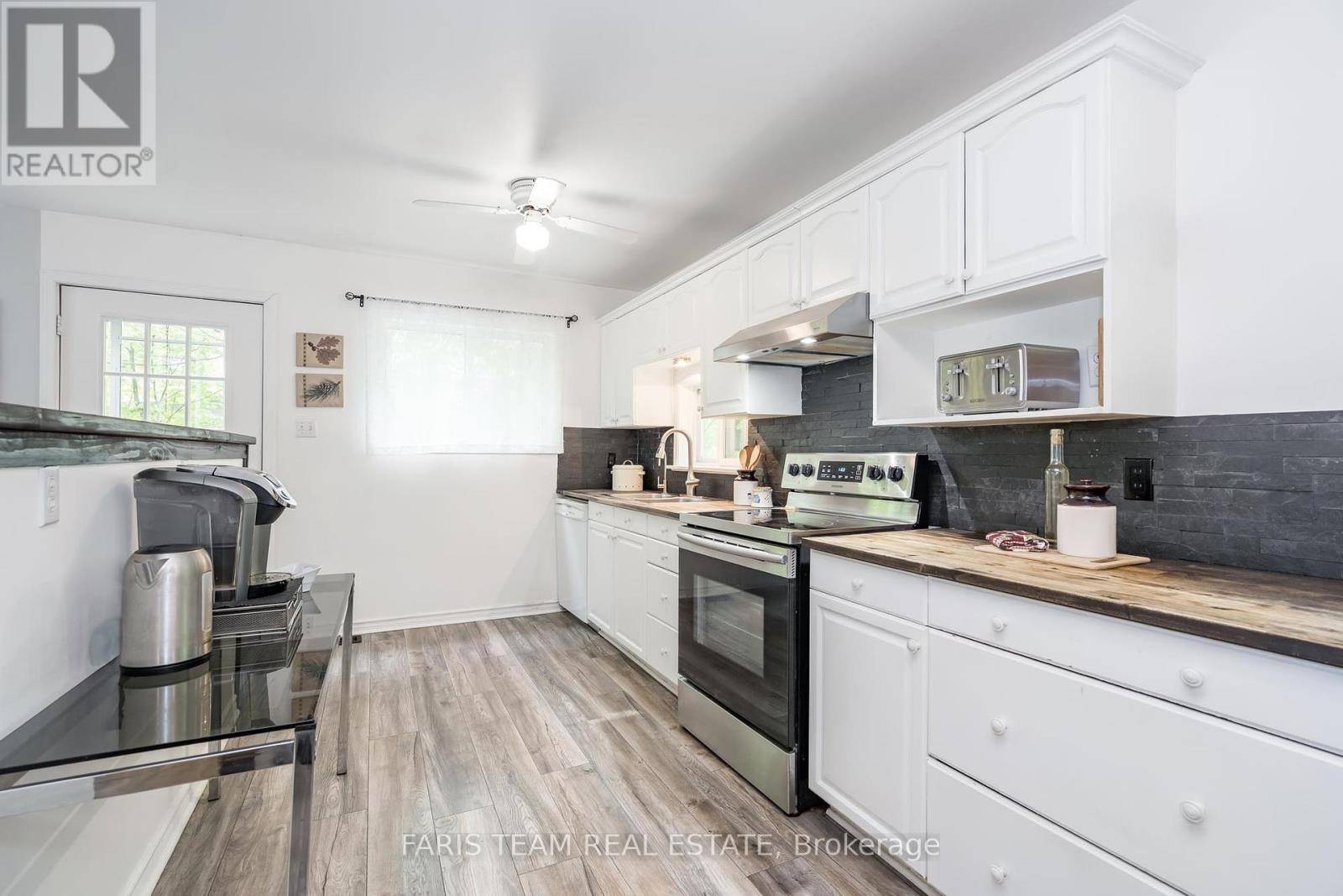 Tiny, ON L9M0C1,1474 CHAMPLAIN ROAD