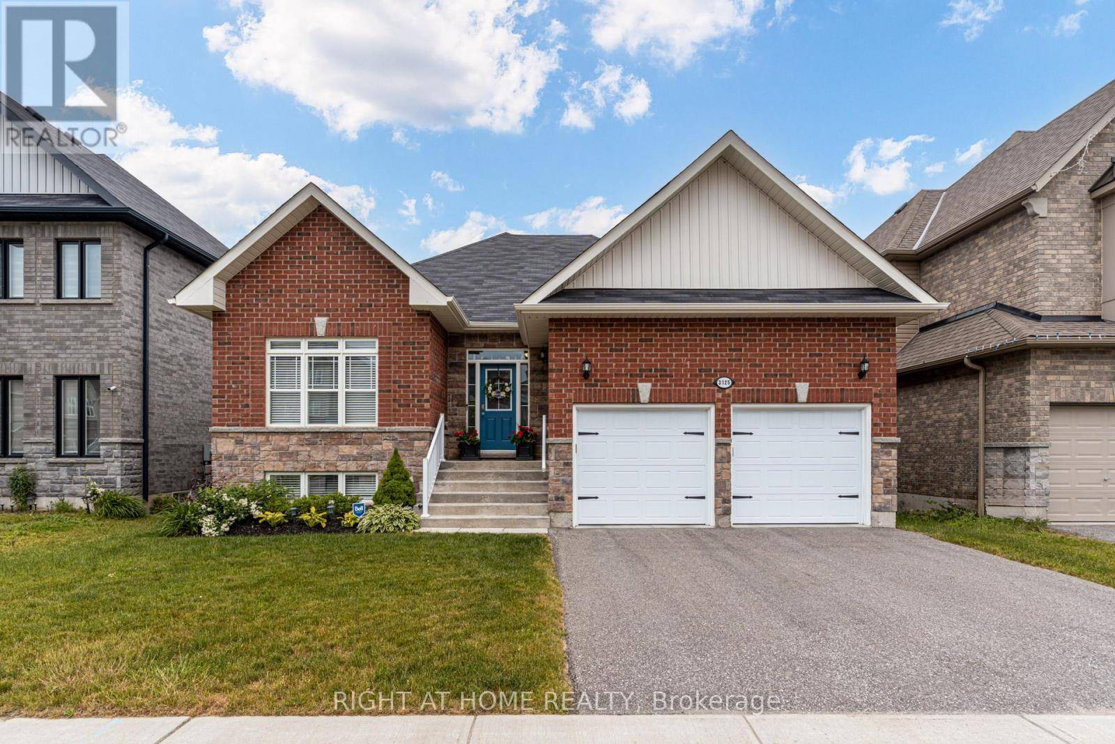 Orillia, ON L3V8K3,3125 MONARCH DRIVE