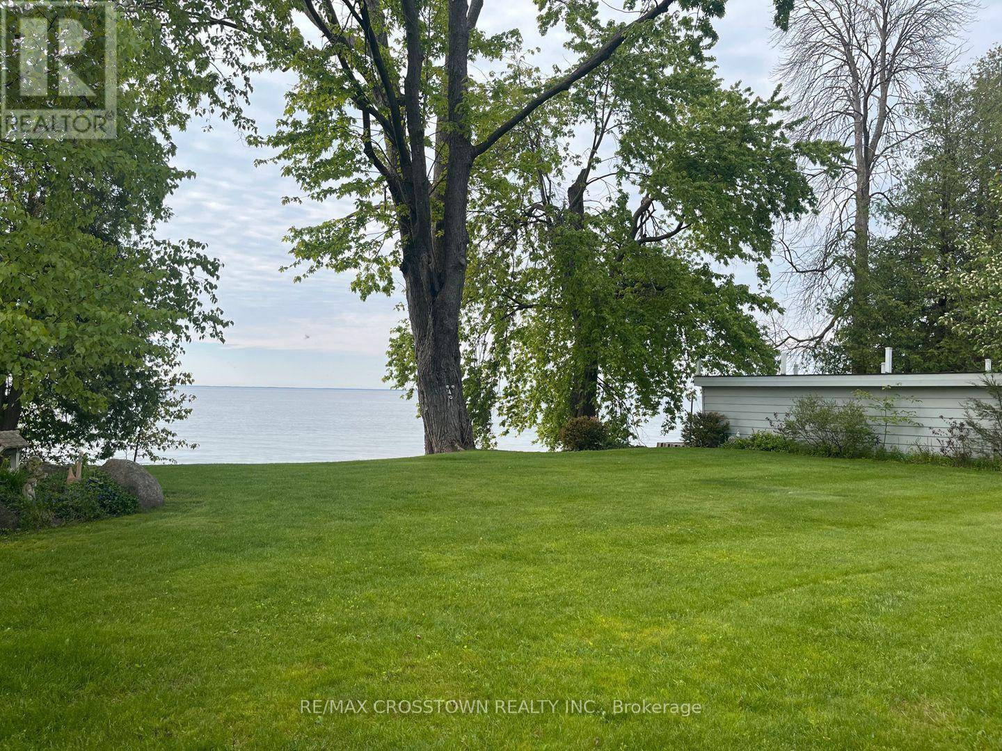 Oro-medonte, ON L3V0K2,155 PARKSIDE DRIVE