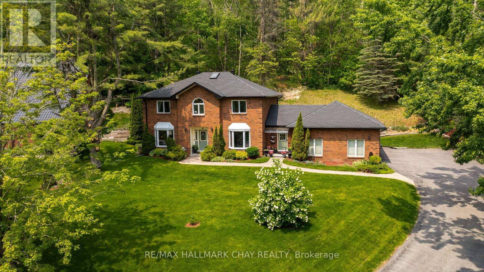 Springwater (midhurst), ON L0L1X1,4 IDLEWOOD DRIVE