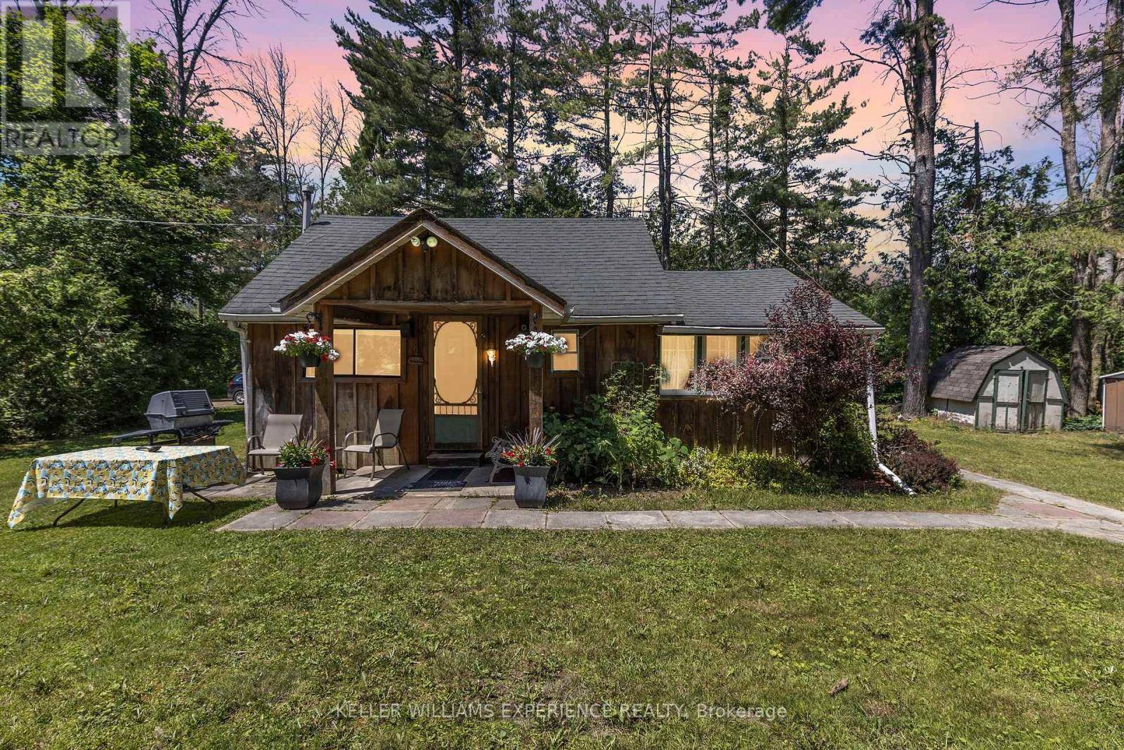 Oro-medonte, ON L0L2E0,10 SIMCOE ROAD