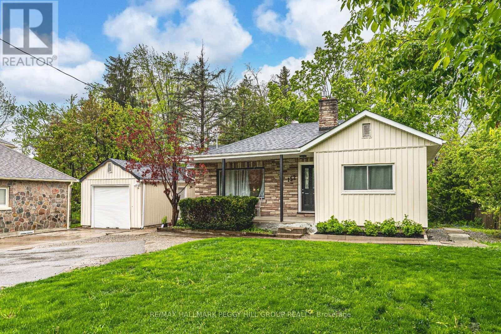 Barrie (wellington), ON L4M3H9,152 OWEN STREET