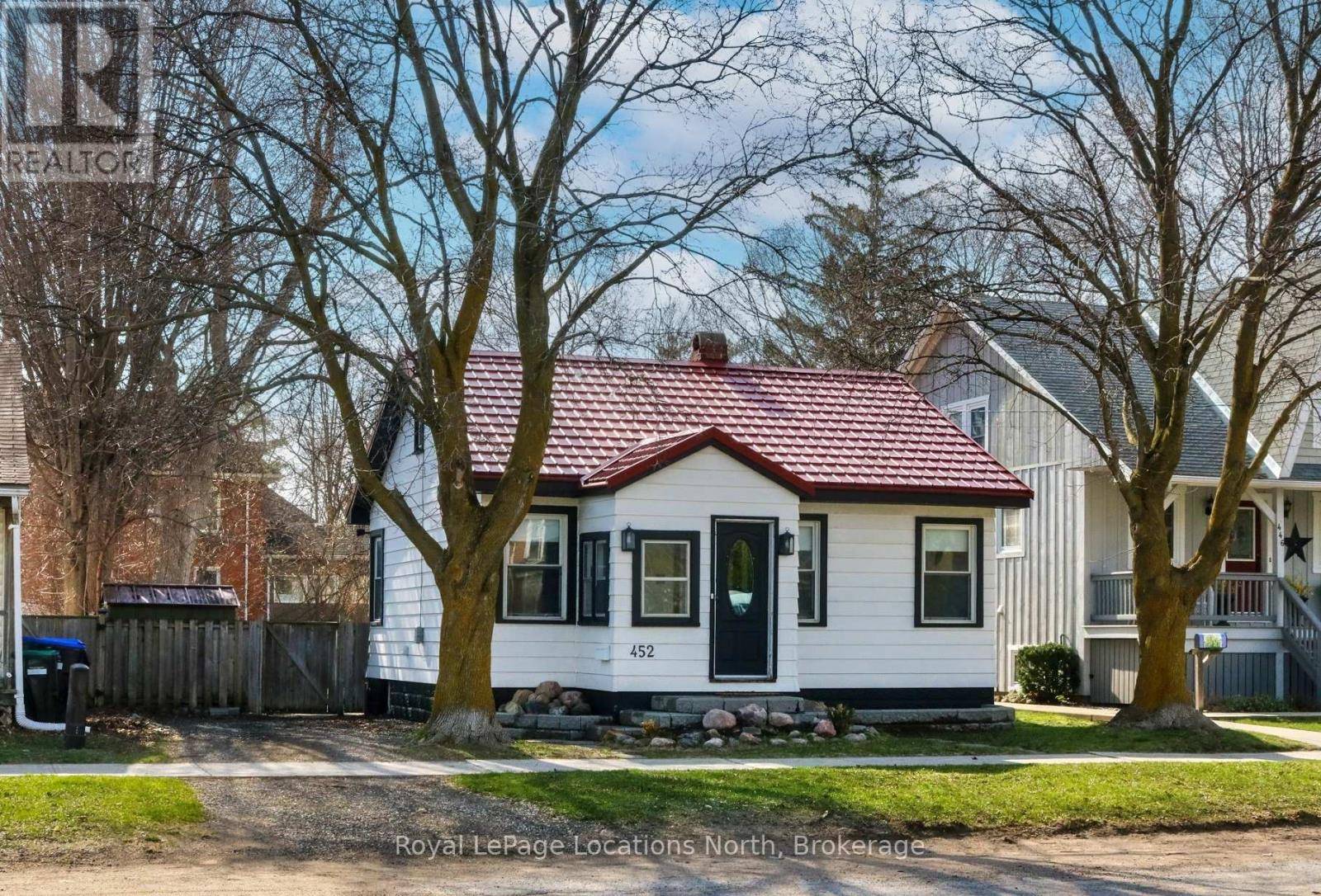Collingwood, ON L9Y2M9,452 HURONTARIO STREET
