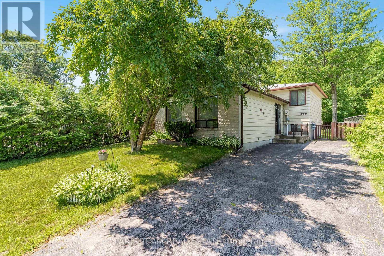 Midland, ON L4R4P5,1059 GLEN MHOR CRESCENT