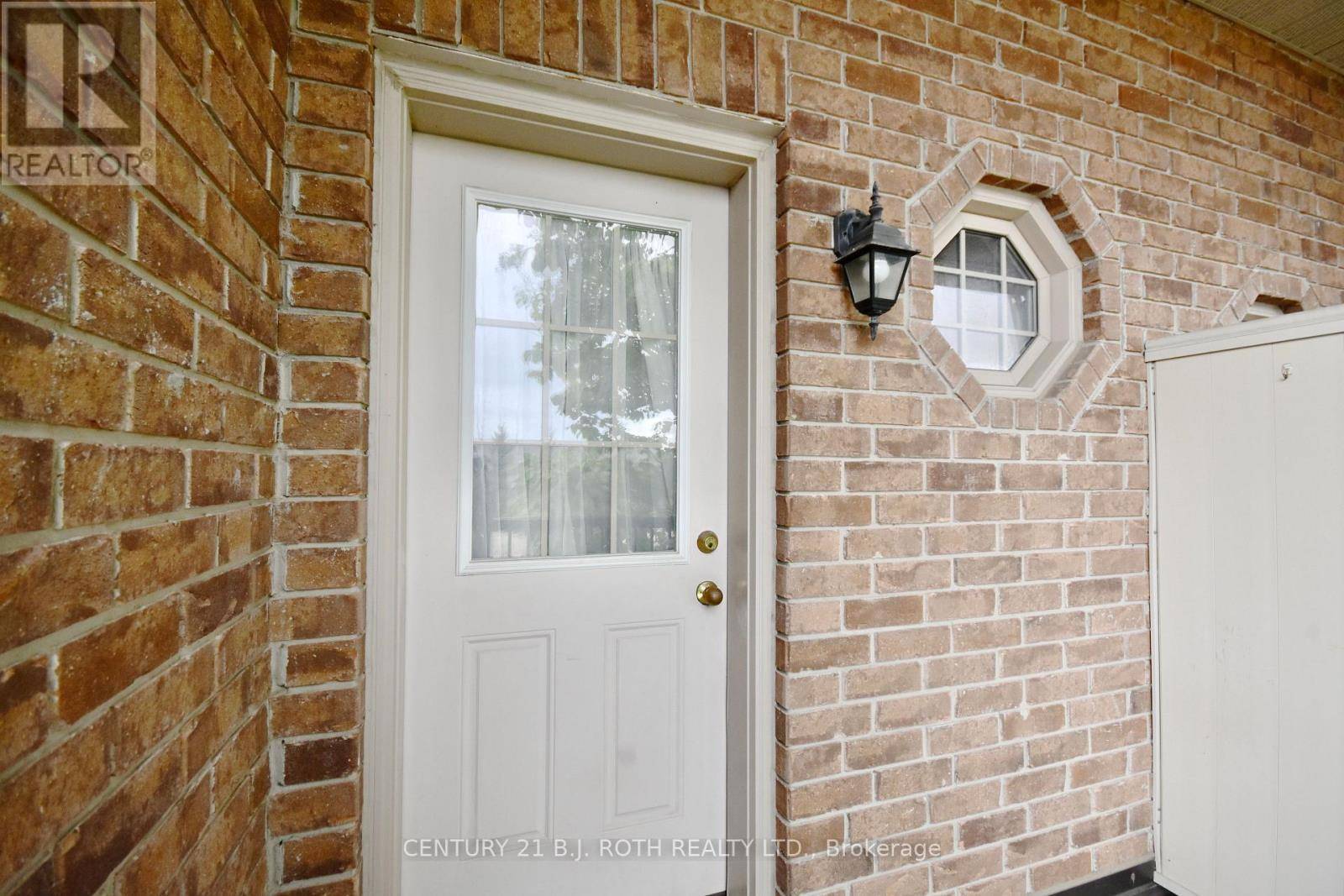 Barrie (east Bayfield), ON L4M0G2,175 Stanley ST #9