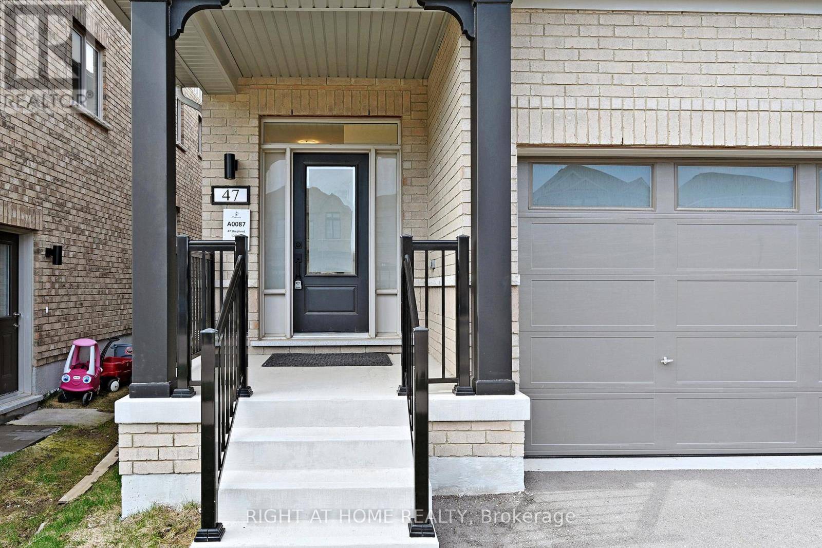 Barrie, ON L9J0K4,47 SHEPHERD DRIVE