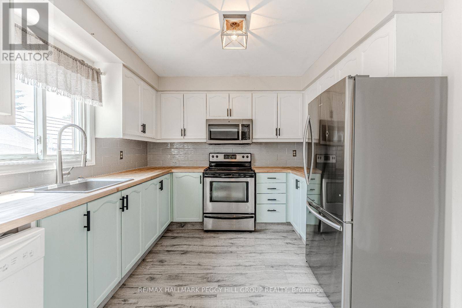Barrie (grove East), ON L4M5W7,256 HICKLING TRAIL