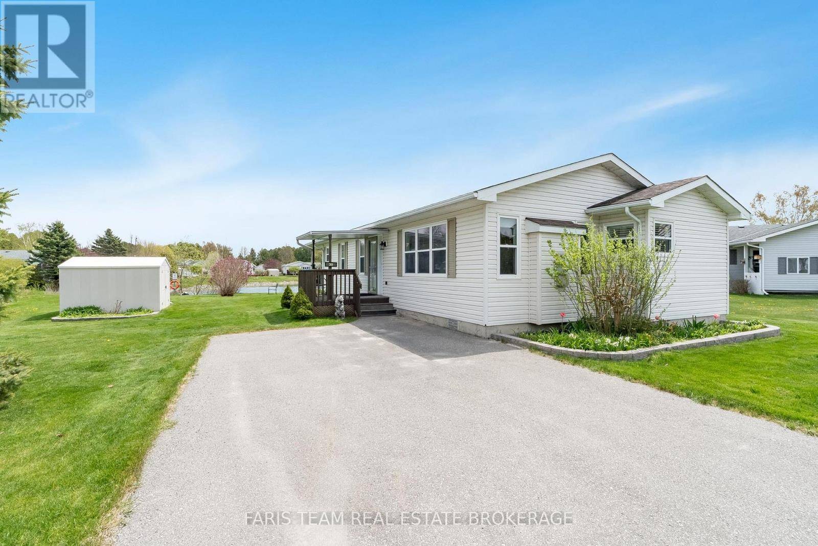 Wasaga Beach, ON L9Z3A8,30 INDIANA AVENUE