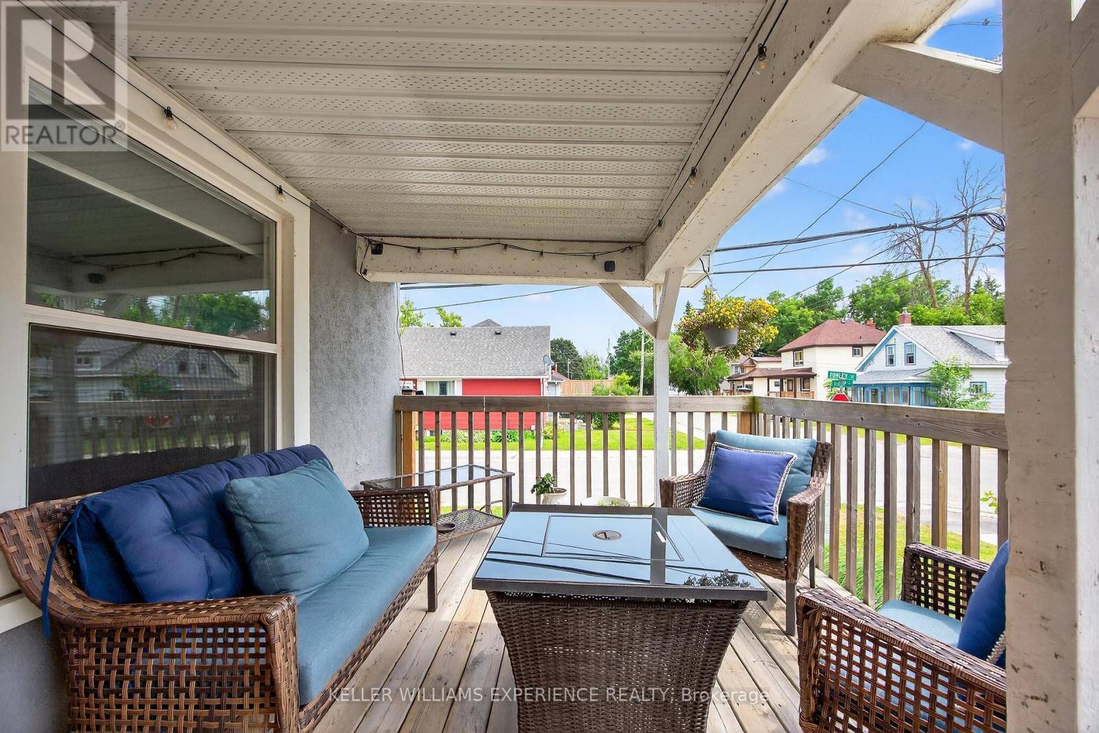 Orillia, ON L3V5P4,120 DUNLOP STREET