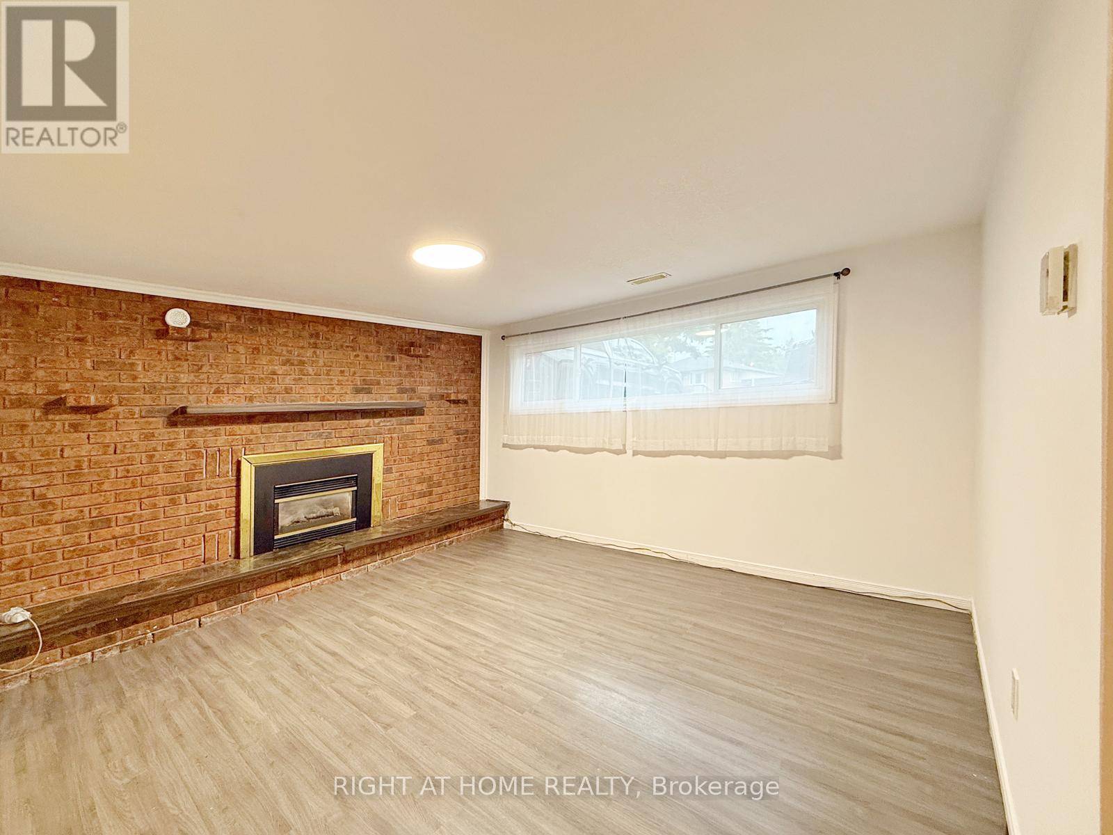 Barrie (city Centre), ON L4M2T8,183 Rose ST #Lower Unit