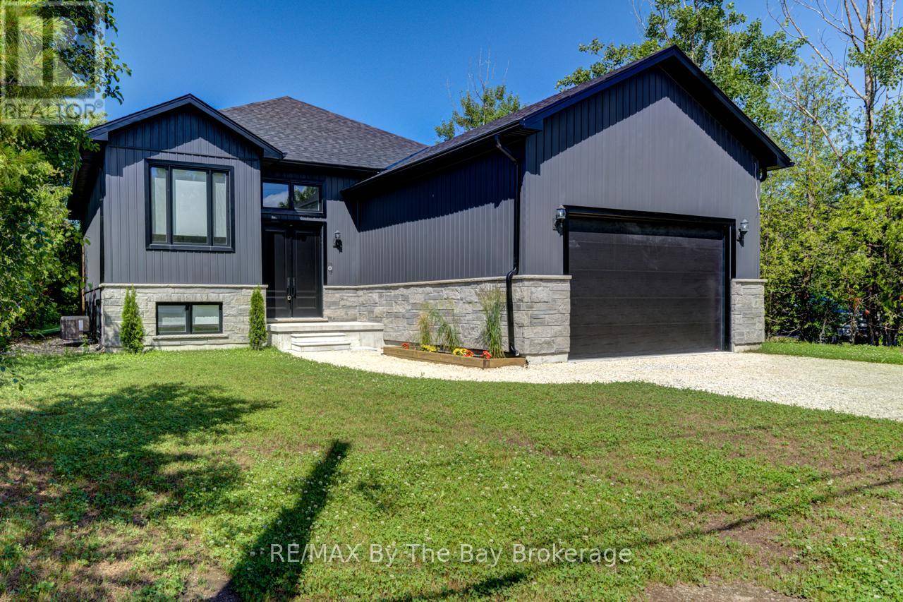 Collingwood, ON L9Y3Z1,93 SUMMER VIEW AVENUE