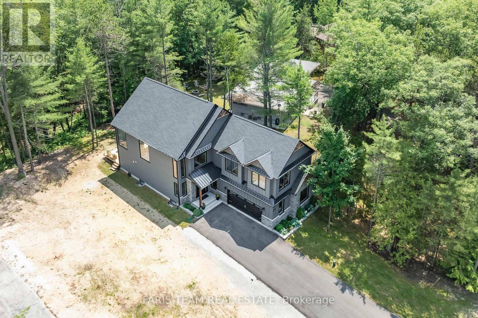 Wasaga Beach, ON L9Z2V4,183 WOODLAND DRIVE