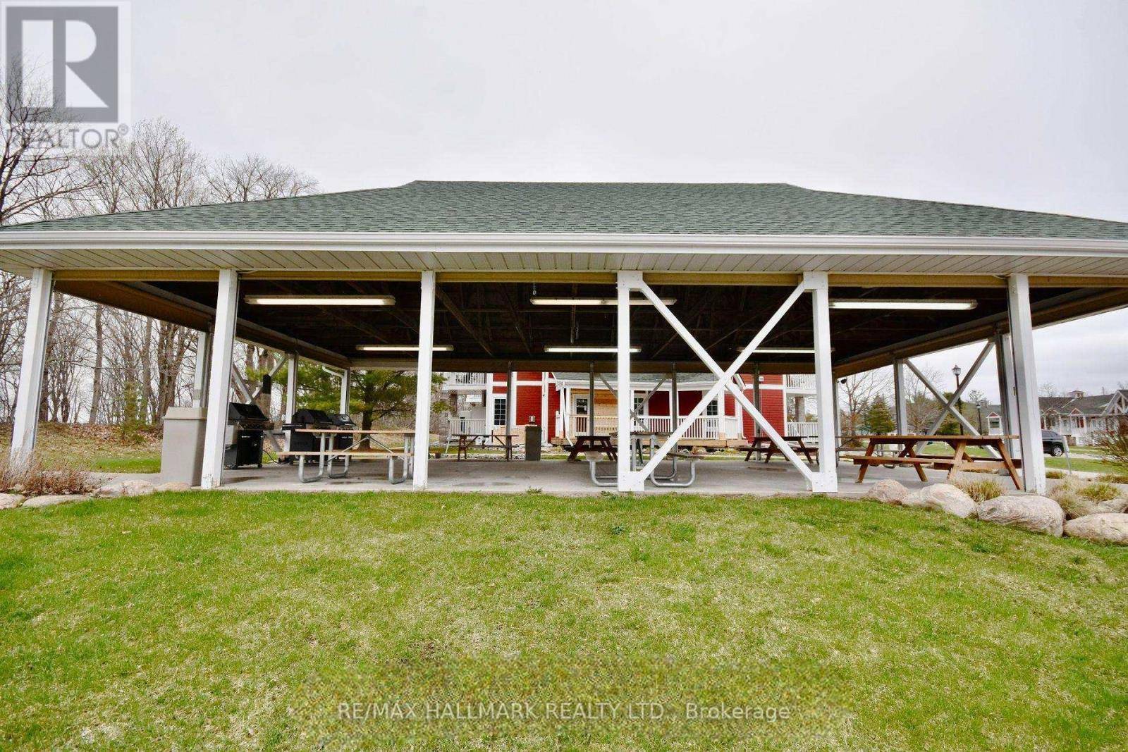 Oro-medonte (horseshoe Valley), ON L0L2X0,90 Highland DR #2014/15