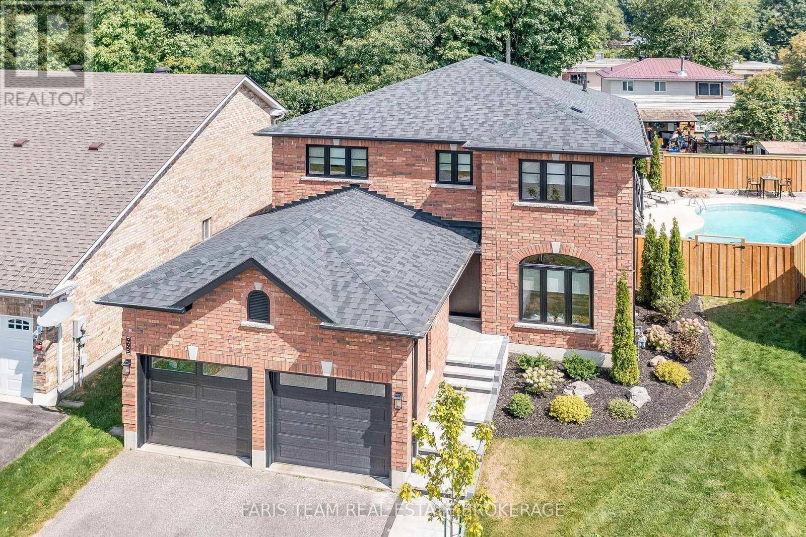 Midland, ON L4R5N3,993 WHITNEY CRESCENT
