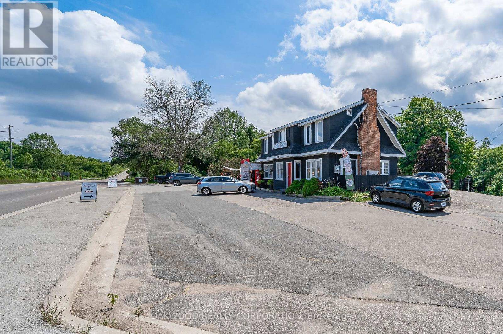 Oro-medonte, ON L3V6H2,8626 HIGHWAY 12 W