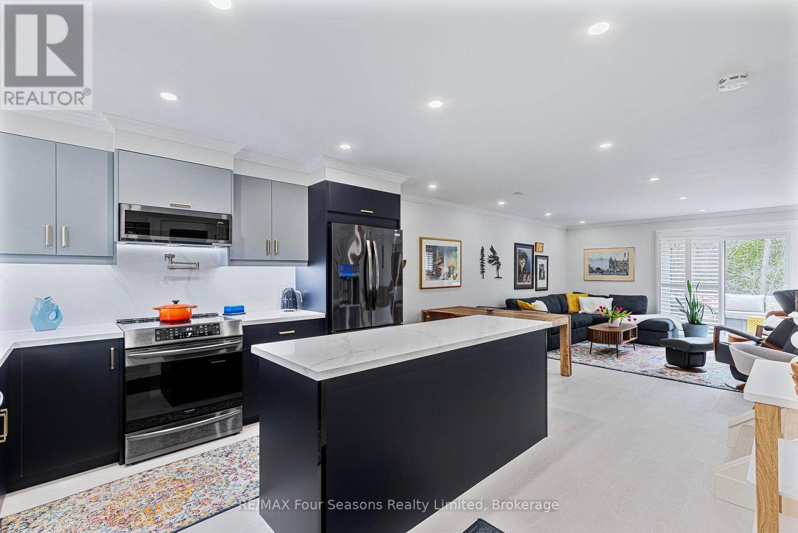 Collingwood, ON L9Y5B4,113 ESCARPMENT CRESCENT