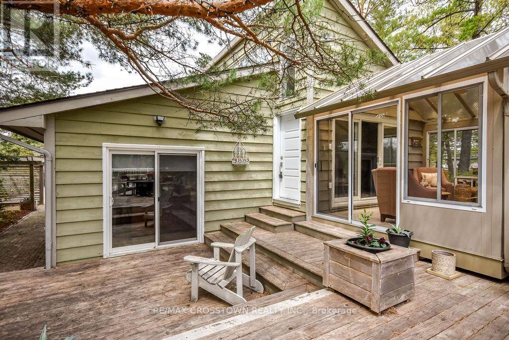 Wasaga Beach, ON L9Z2H5,799 MOSLEY STREET
