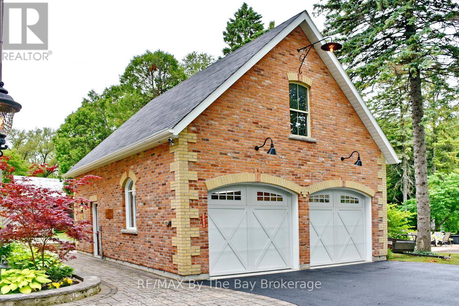 Clearview (stayner), ON L0M1S0,214 ELM STREET