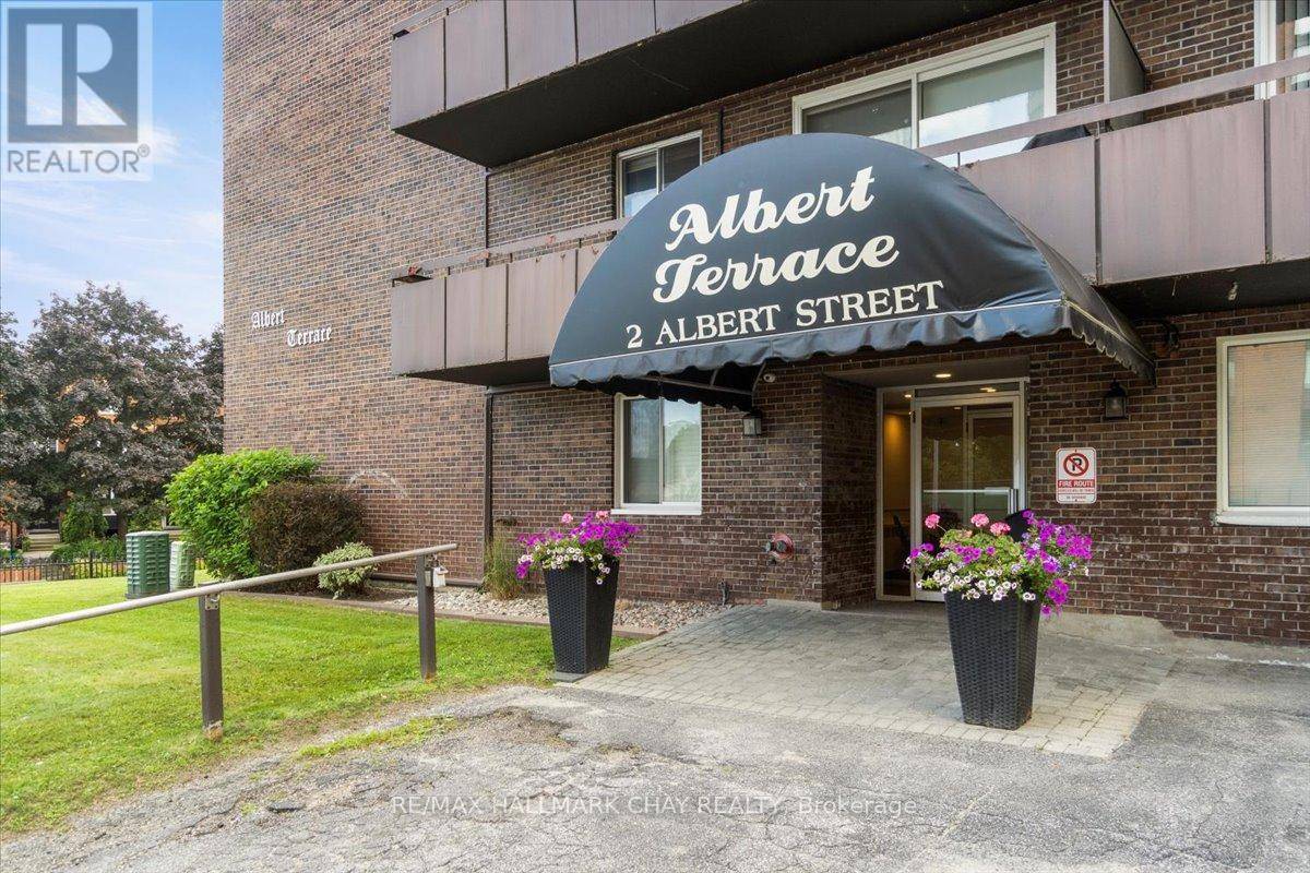 Barrie (city Centre), ON L4M3S4,2 Albert ST #43