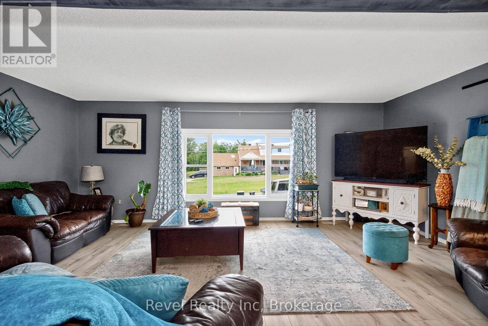 Oro-medonte, ON L3V6H1,10 JAMIESON CRESCENT