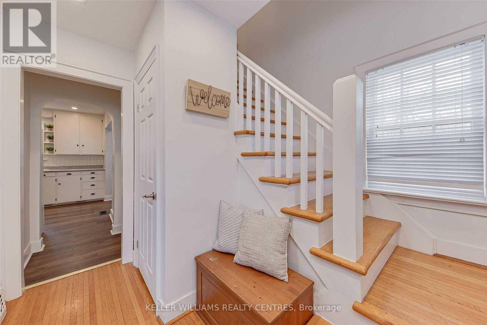 Barrie (codrington), ON L4M2C3,77 WELLINGTON STREET E