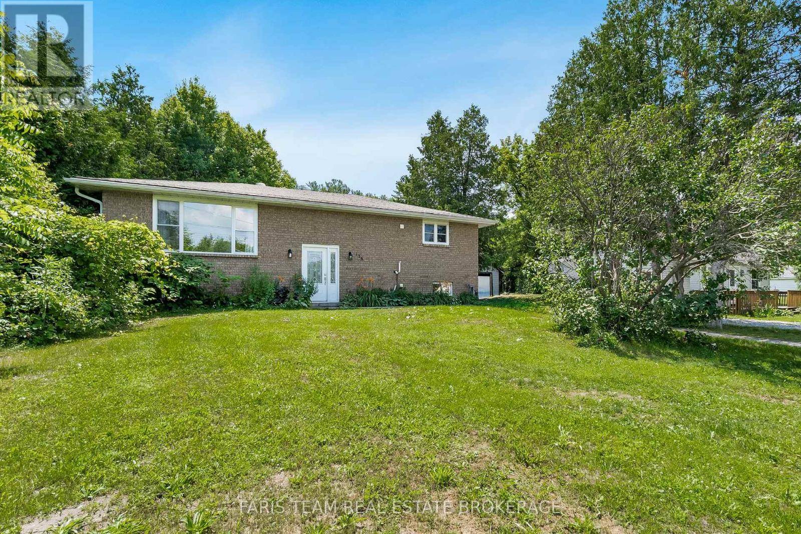 Penetanguishene, ON L9M1P4,136 POYNTZ STREET