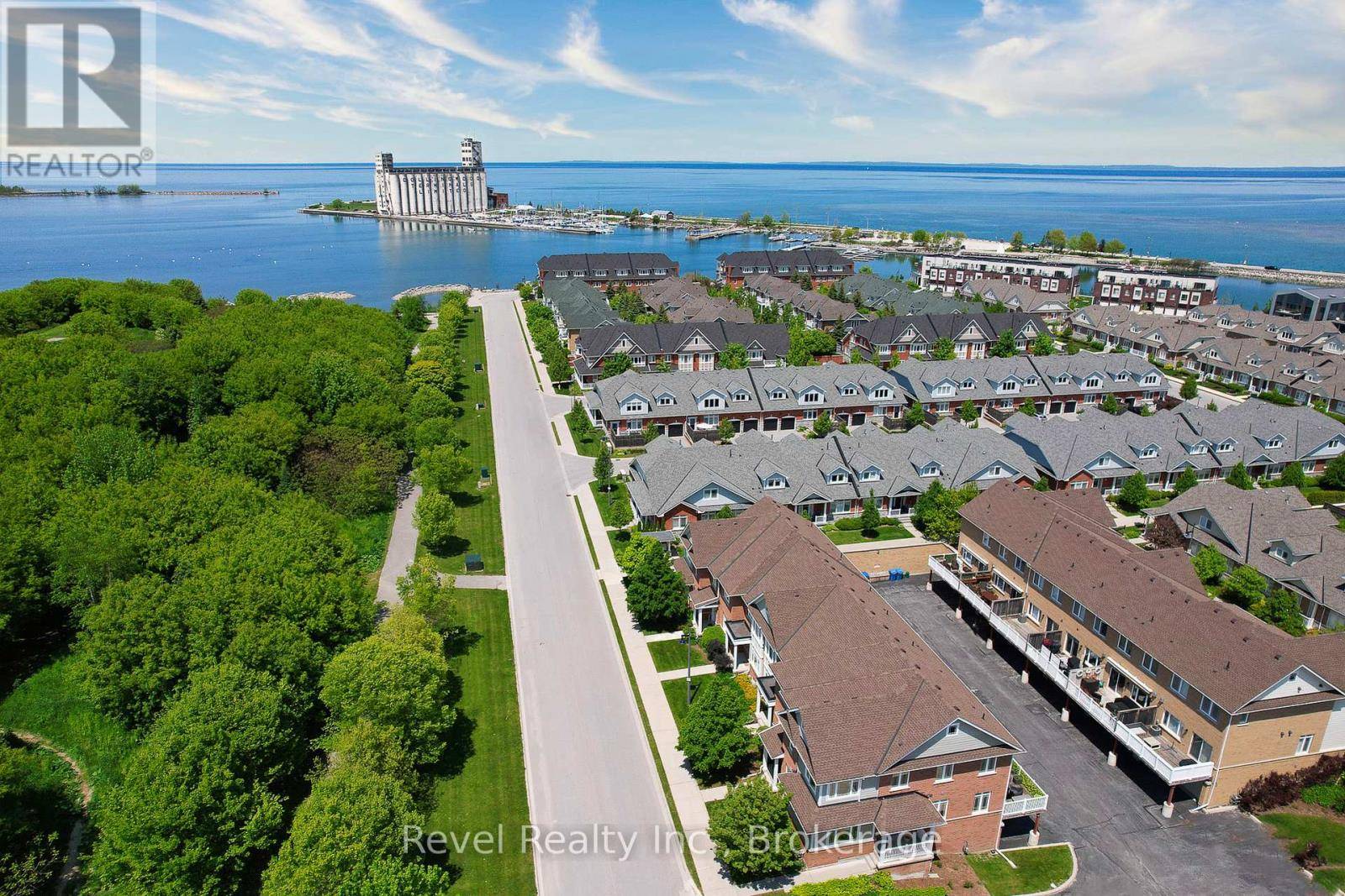 Collingwood, ON L9Y0J3,25 NORTH MAPLE STREET