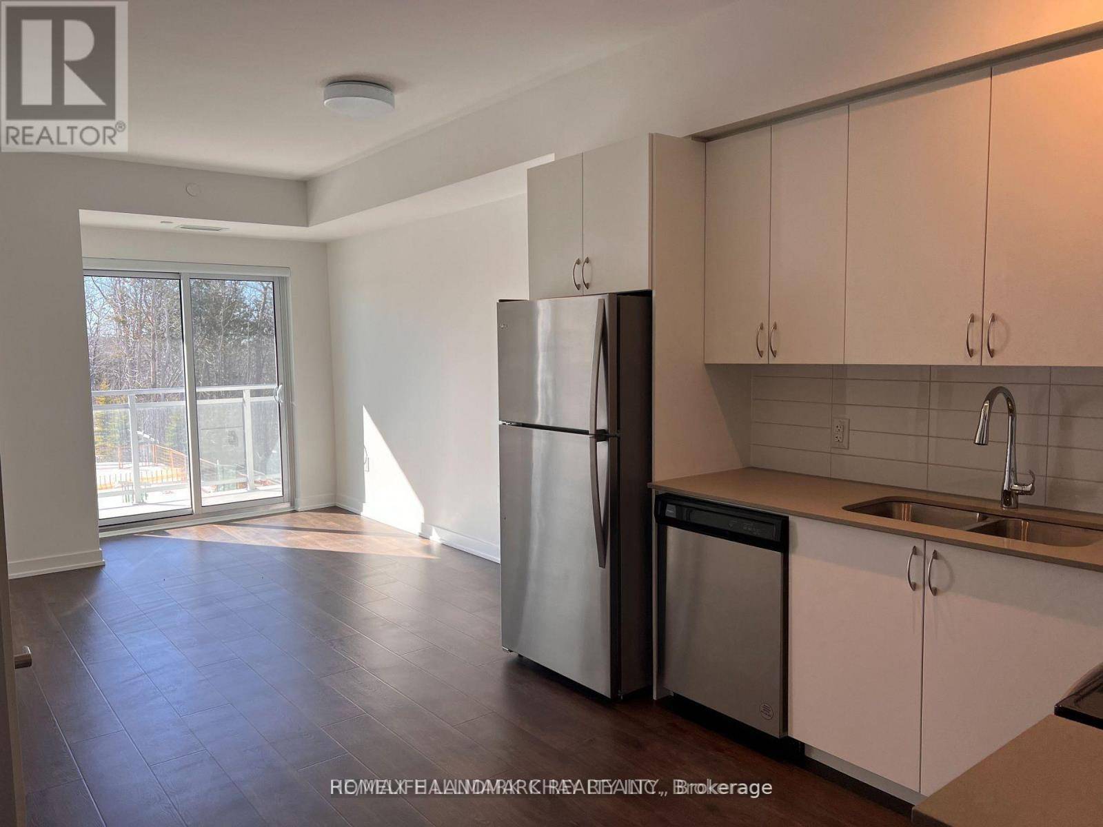 Barrie (little Lake), ON L4M7B9,56 Lakeside TER #202