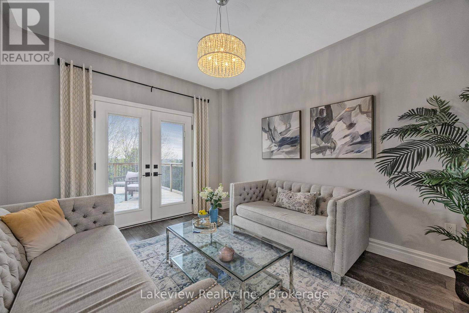 Orillia, ON L3V7Y7,31 CLEOPATRA COURT