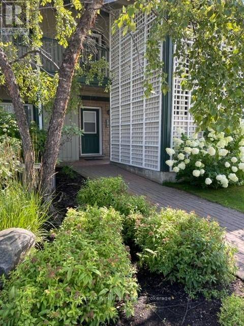 Collingwood, ON L9Y5C7,684 JOHNSTON PARK AVENUE