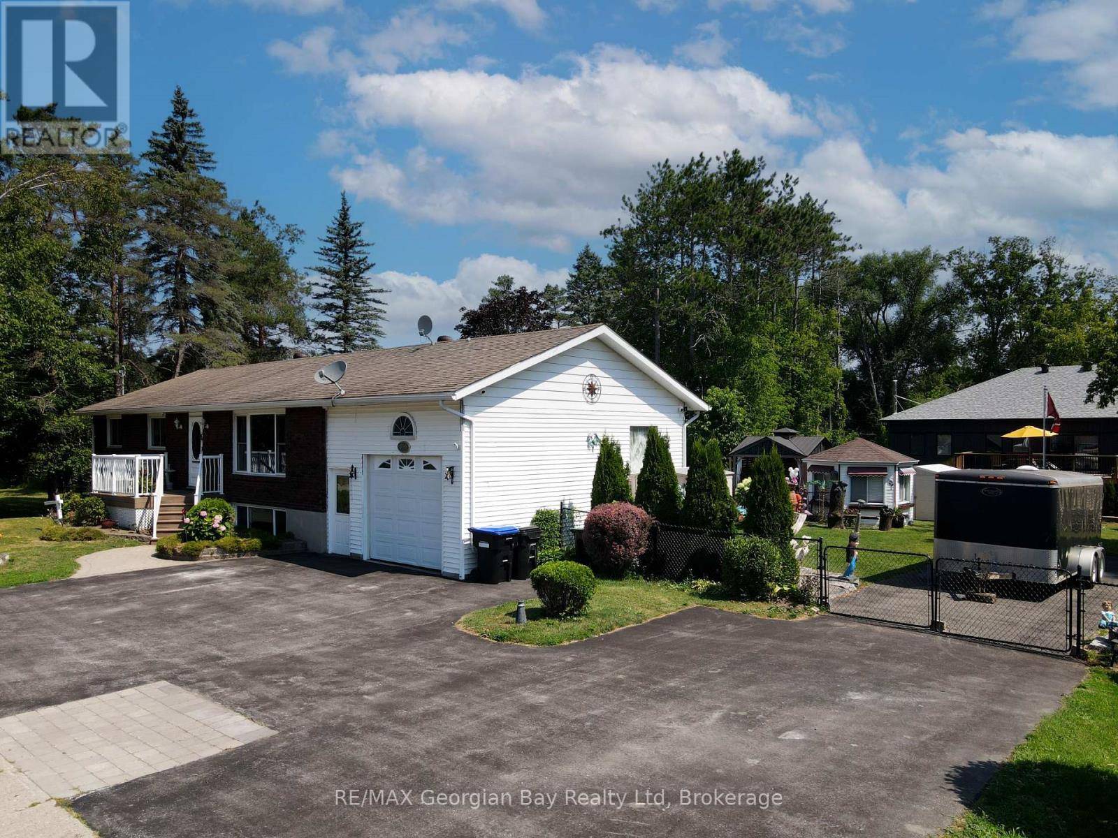 Tay (port Mcnicoll), ON L0K1R0,739 SIMCOE AVENUE