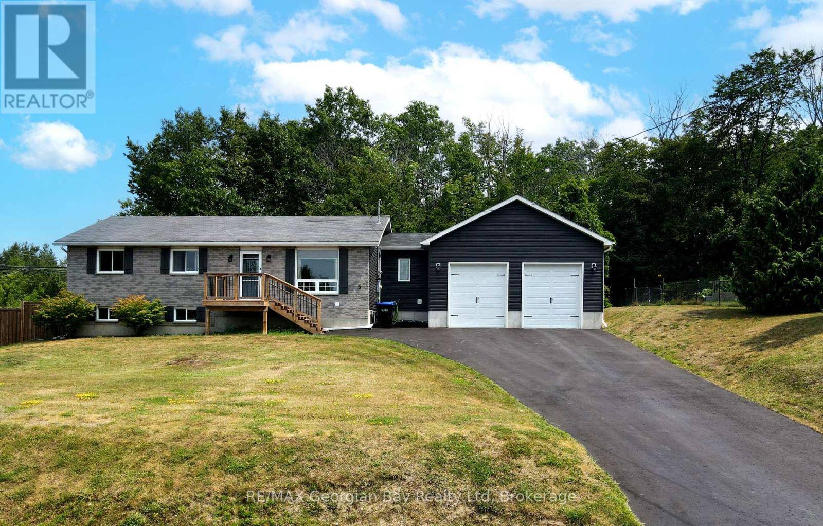 Tay (port Mcnicoll), ON L0K1R0,5 EASTON AVENUE