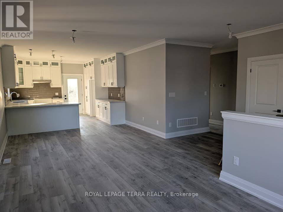 Wasaga Beach, ON L9Z1R4,6 JOANNE CRESCENT S