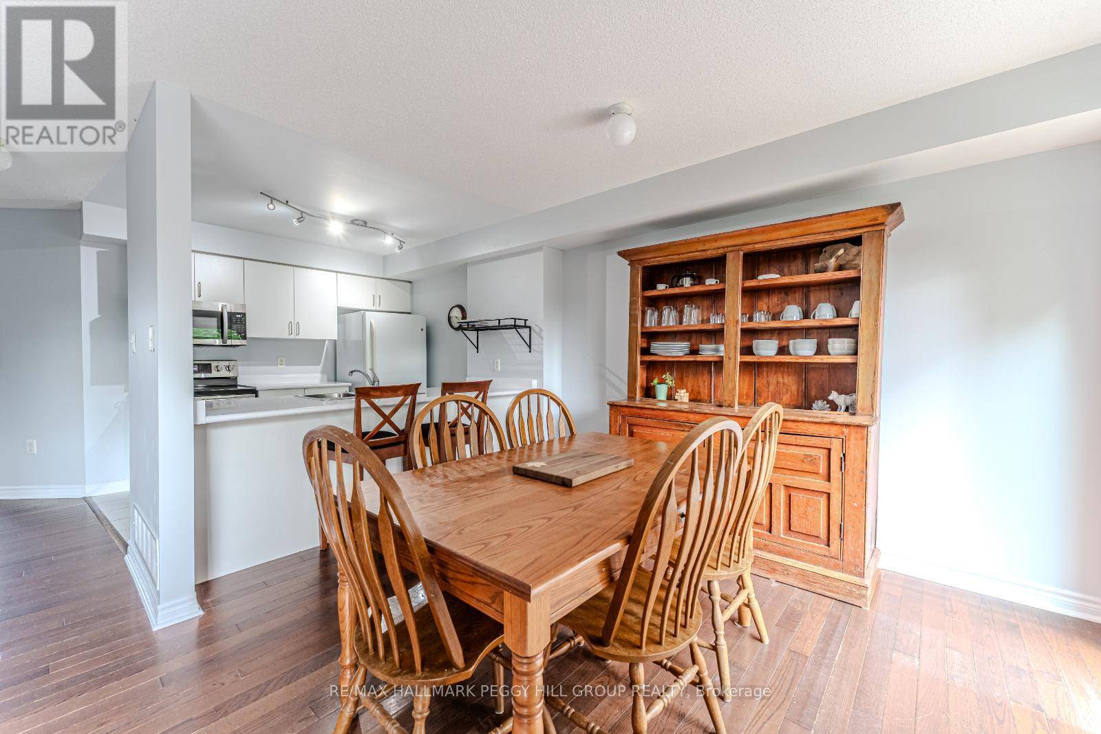 Barrie (painswick South), ON L4N5Y7,17 BARTOR BOULEVARD