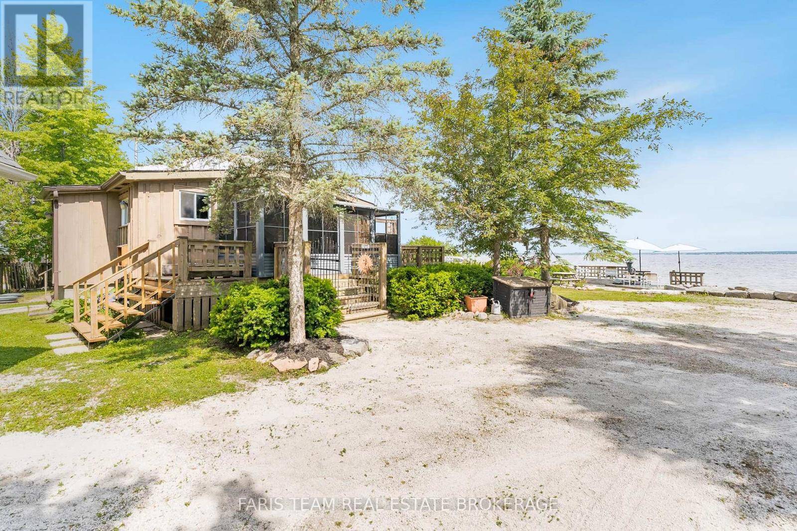 Tay, ON L0K2C0,4 SCHOONER LANE