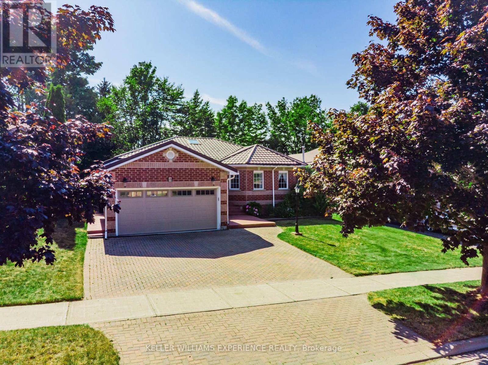 Barrie (innis-shore), ON L4N9K3,8 KELL PLACE